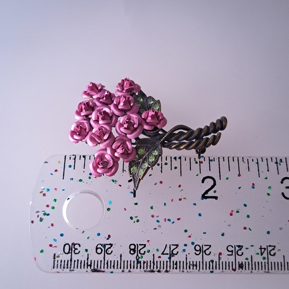 Vintage AVON Floral Rose Boquet Brooch - Picture 3 of 3
